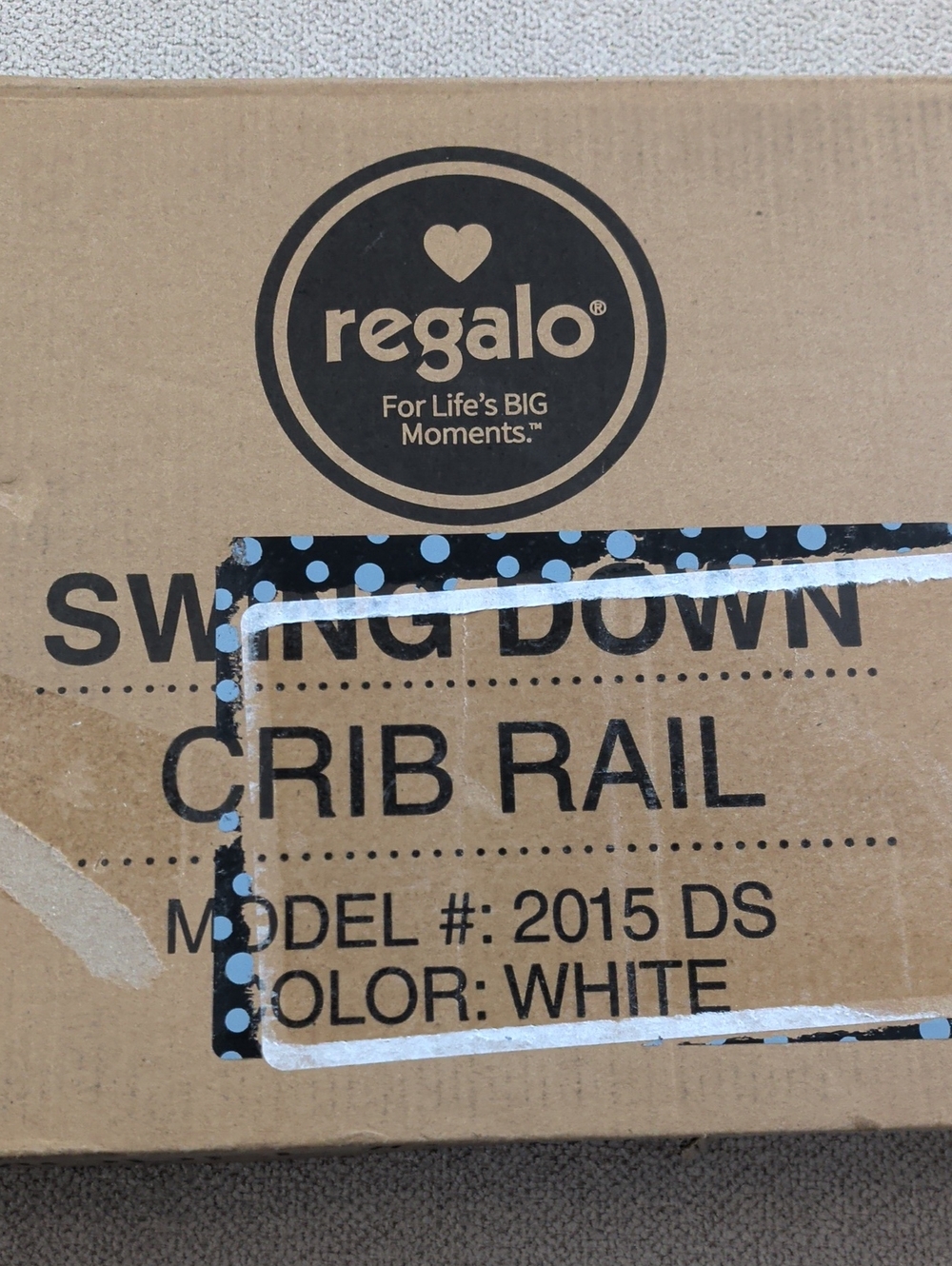 Regalo Swing Down Crib Rail